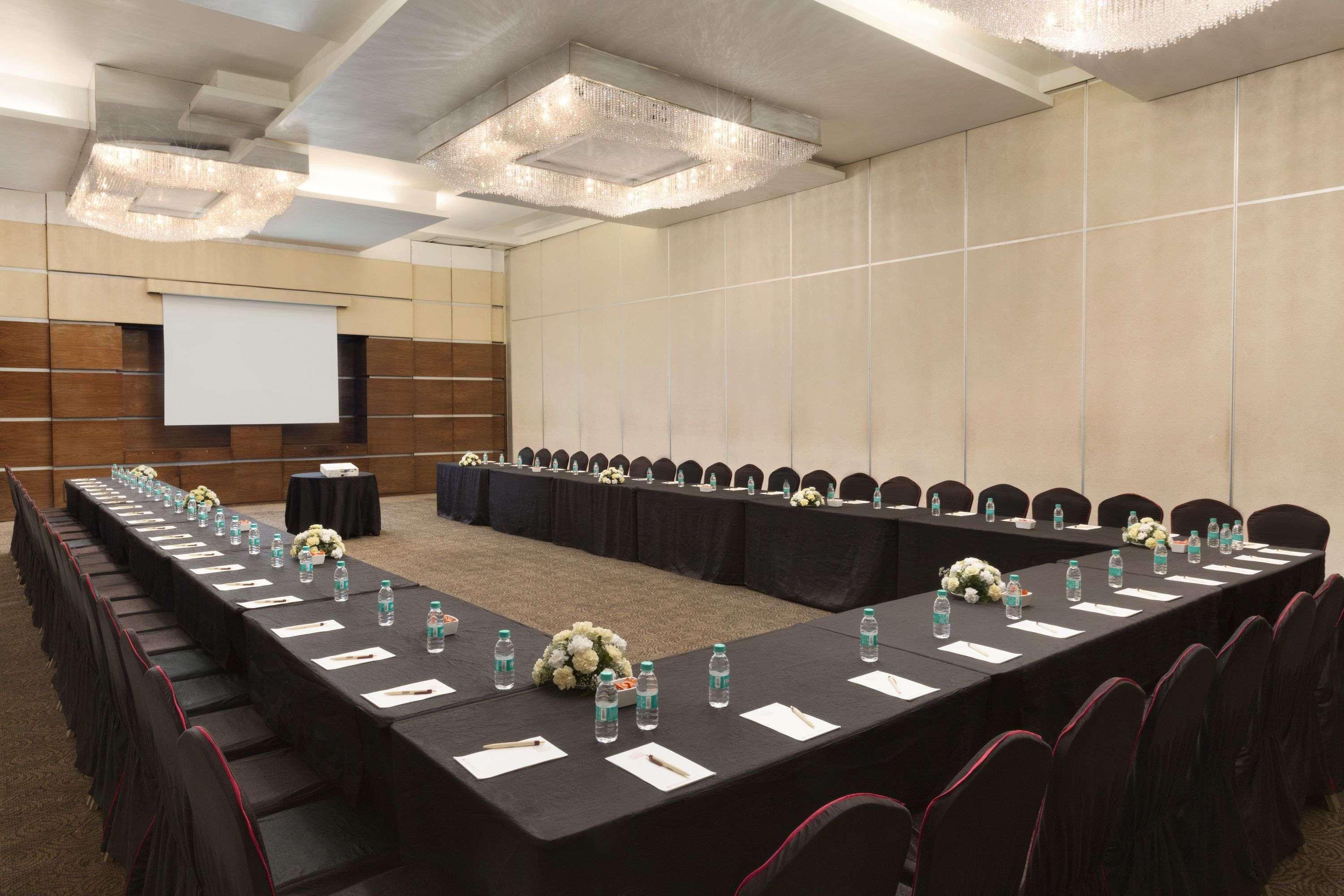 Ramada Powai Hotel & Convention Centre Mumbai Exterior photo