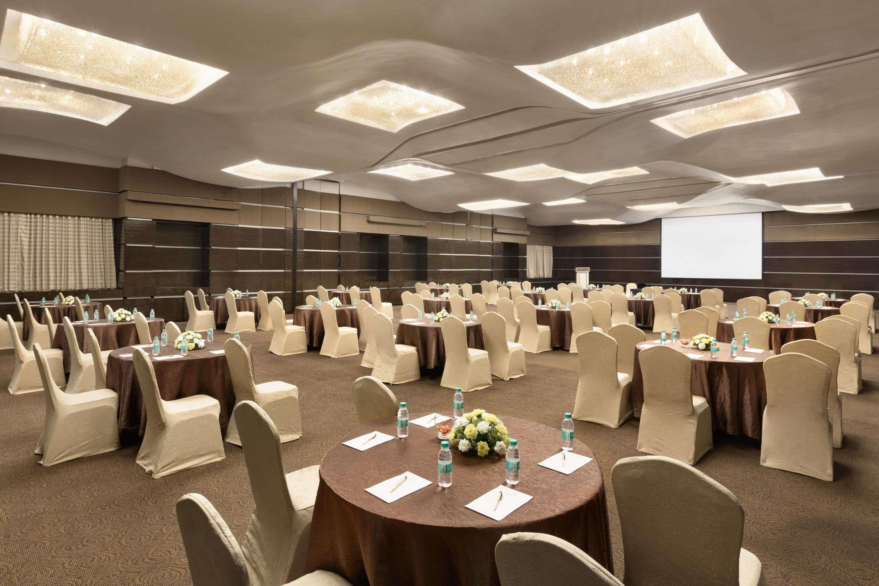 Ramada Powai Hotel & Convention Centre Mumbai Exterior photo