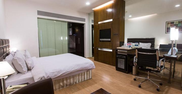 Ramada Powai Hotel & Convention Centre Mumbai Exterior photo