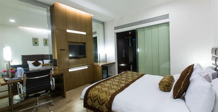 Ramada Powai Hotel & Convention Centre Mumbai Exterior photo