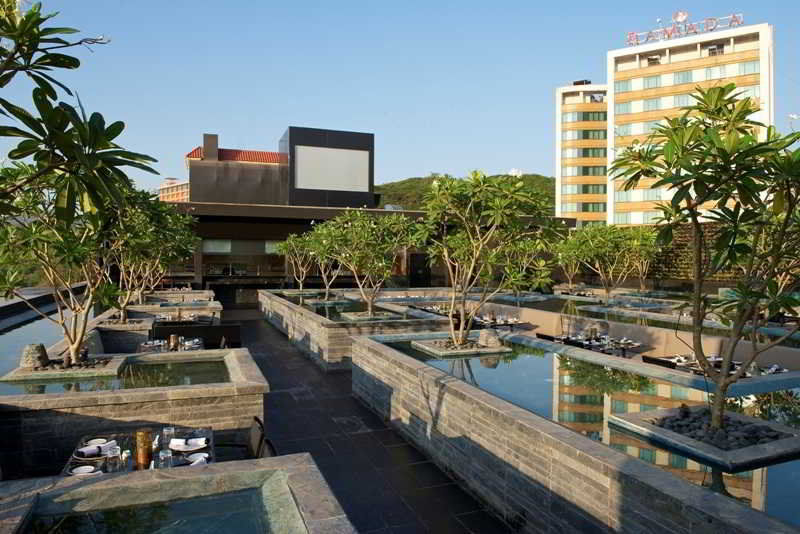 Ramada Powai Hotel & Convention Centre Mumbai Exterior photo