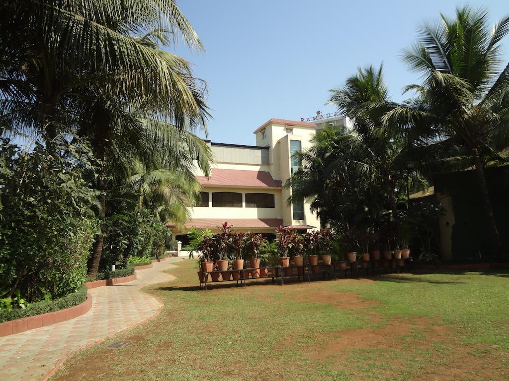 Ramada Powai Hotel & Convention Centre Mumbai Exterior photo
